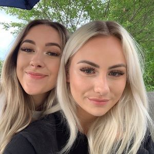 Meet your Posher, Adrianna